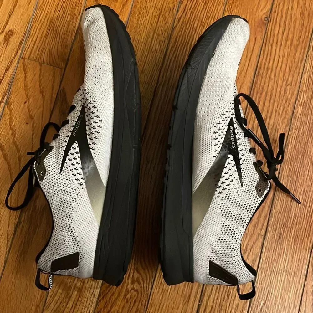 Brooks Revel 4 Running Shoes Womens Size 11 Sneakers Training Athletic preowned